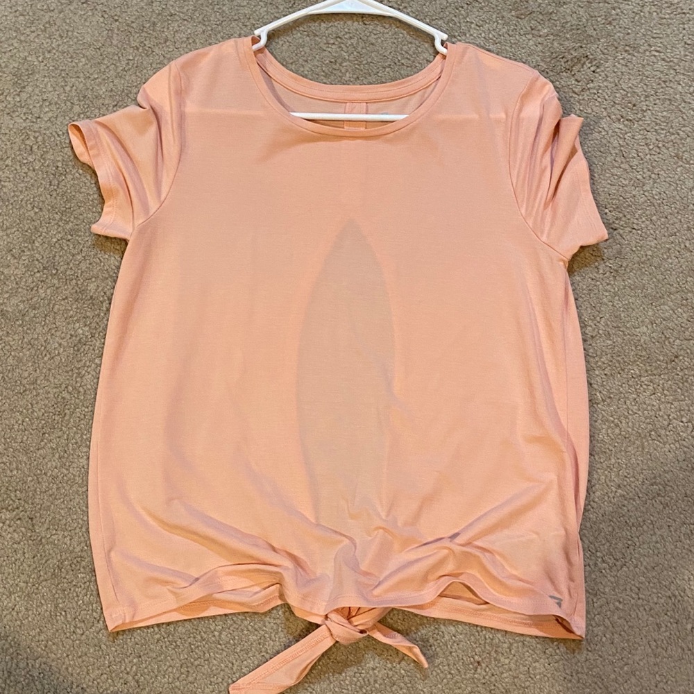 NWOT. Gap Fit tie/open back shirt.